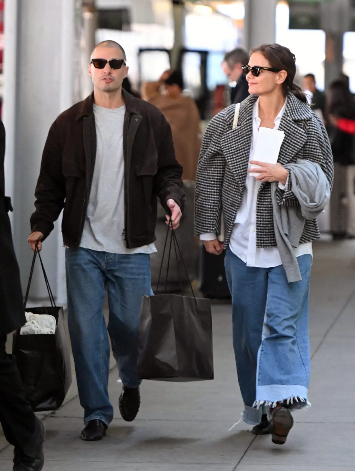 Katie Holmes și Jason Bard Yarmosky: stilul lor de călătorie fără efort
