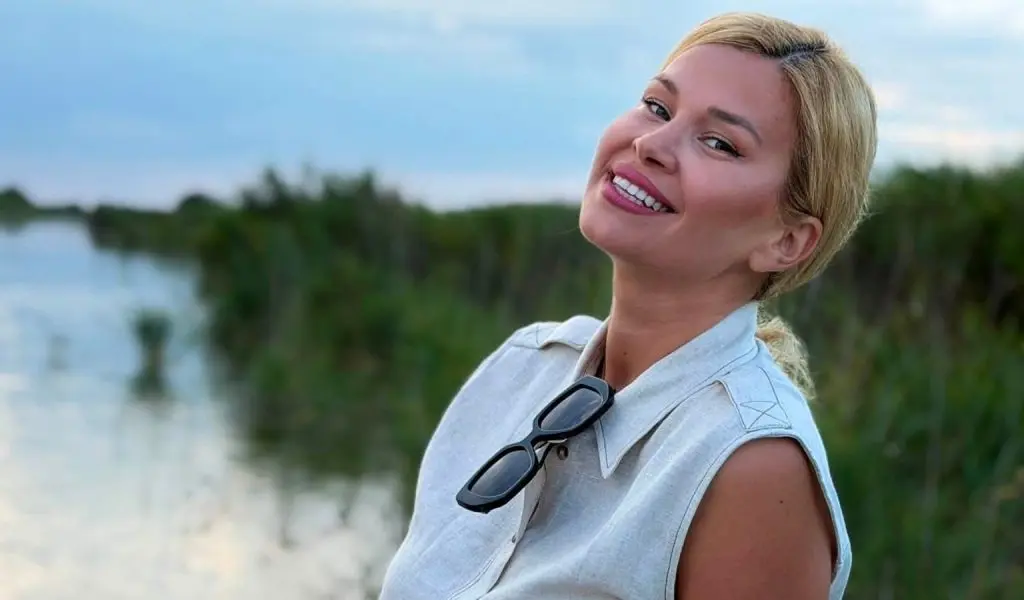 Cum arăta Oana Tomoiagă în rochie de mireasă la 22 de ani: Imagini rare cu vedeta Asia Express